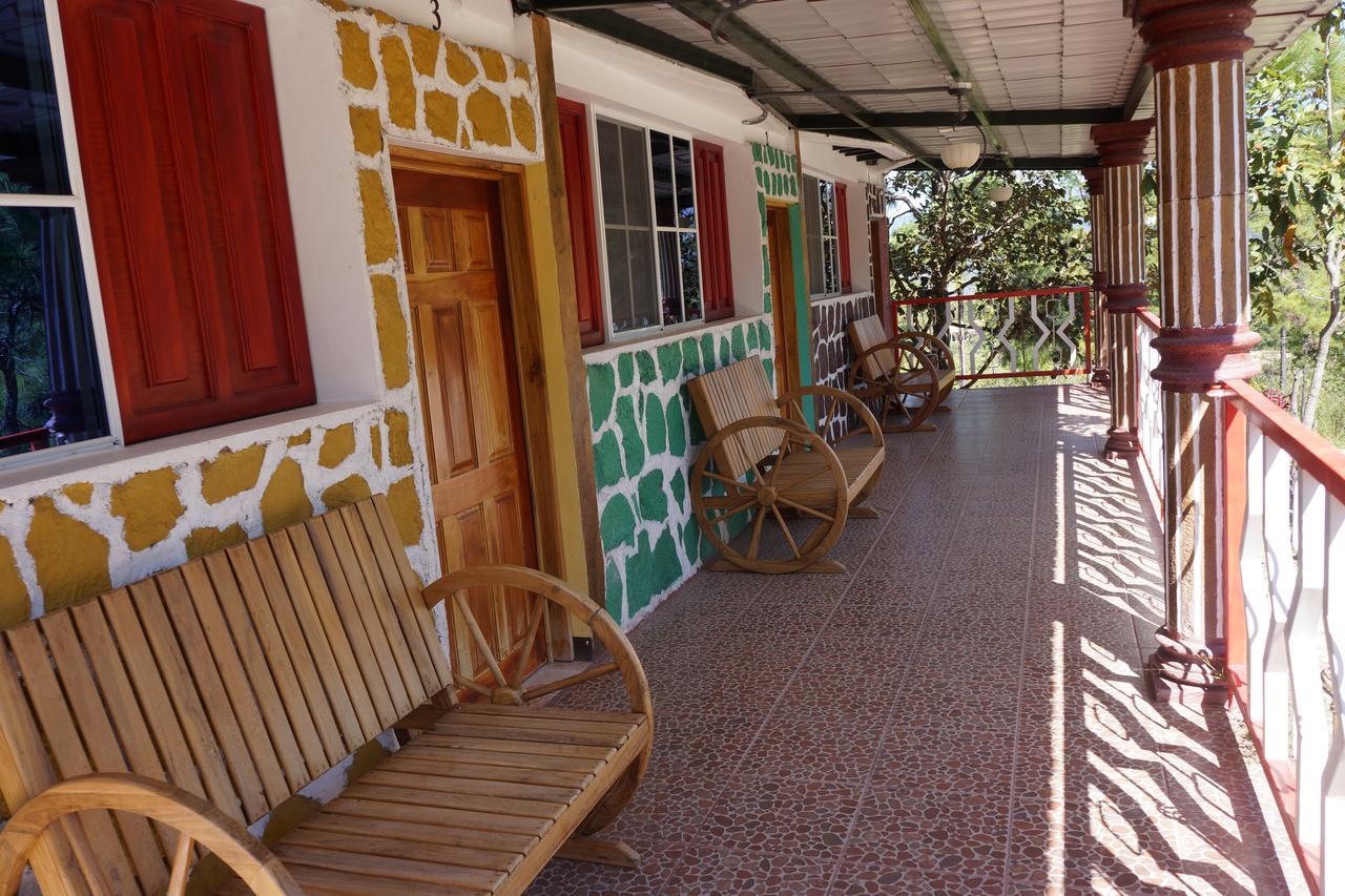 Hotel Y Restaurante Las Margaritas Perquín Exterior foto